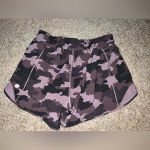 Lululemon Hotty Hot Shorts - Pink Camo